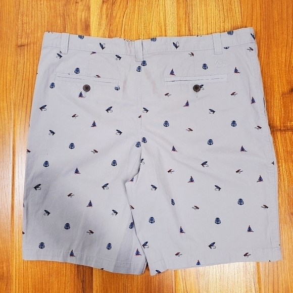 MAGELLAN OUTDOORS SET OF 2 FISHING MOTIF SHORTS - Picture 7 of 15